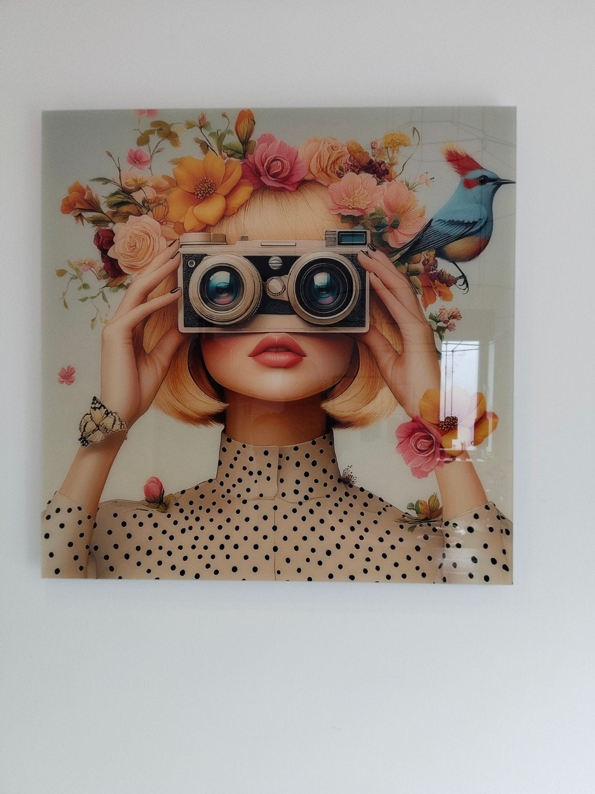 schilderij op perspex - Vrouw met camera en bloemen, Ophalen