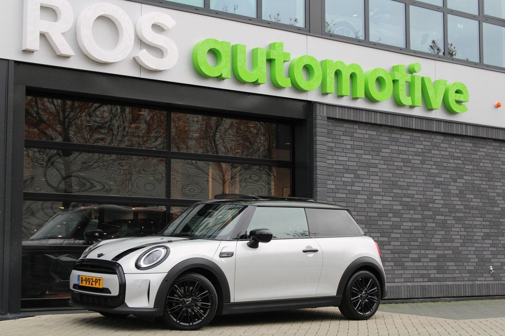 MINI Mini 1.5 Cooper Camden Plus Edition | NAP | PANO | HUD, Auto's, Mini, 136 pk, Gebruikt, 4 stoelen, 49 €/maand