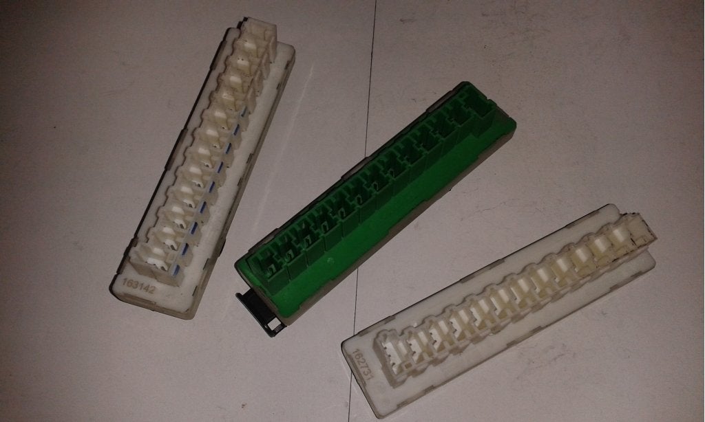 Dodge Ram 1500 Canbus connector 2009-2018, Gebruikt, PO Box 21-8004 | Auburn Hills, MI 48321-8004, Amerikaanse onderdelen, Ophalen of Verzenden