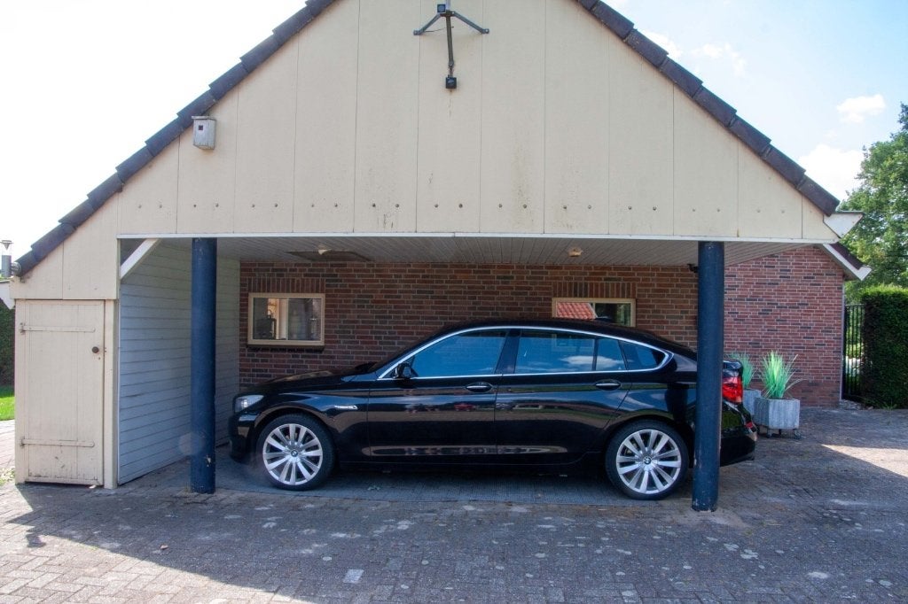 BMW 5-Serie GT 3.0 535I AUT 2010 Zwart nog als nieuw, Automaat, Achterwielaandrijving, Startonderbreker, Zwart