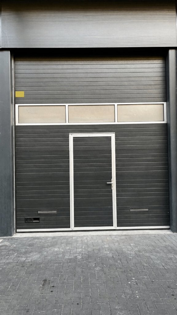 TE HUUR BEDRIJFSUNIT/GARAGEBOX KERKEPLAAT DORDRECHT, Auto diversen, Autostallingen en Garages