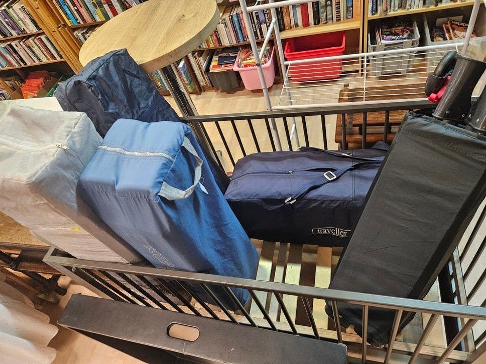 4x cmpingbedje en 1x camping babybox, Ophalen, Zo goed als nieuw