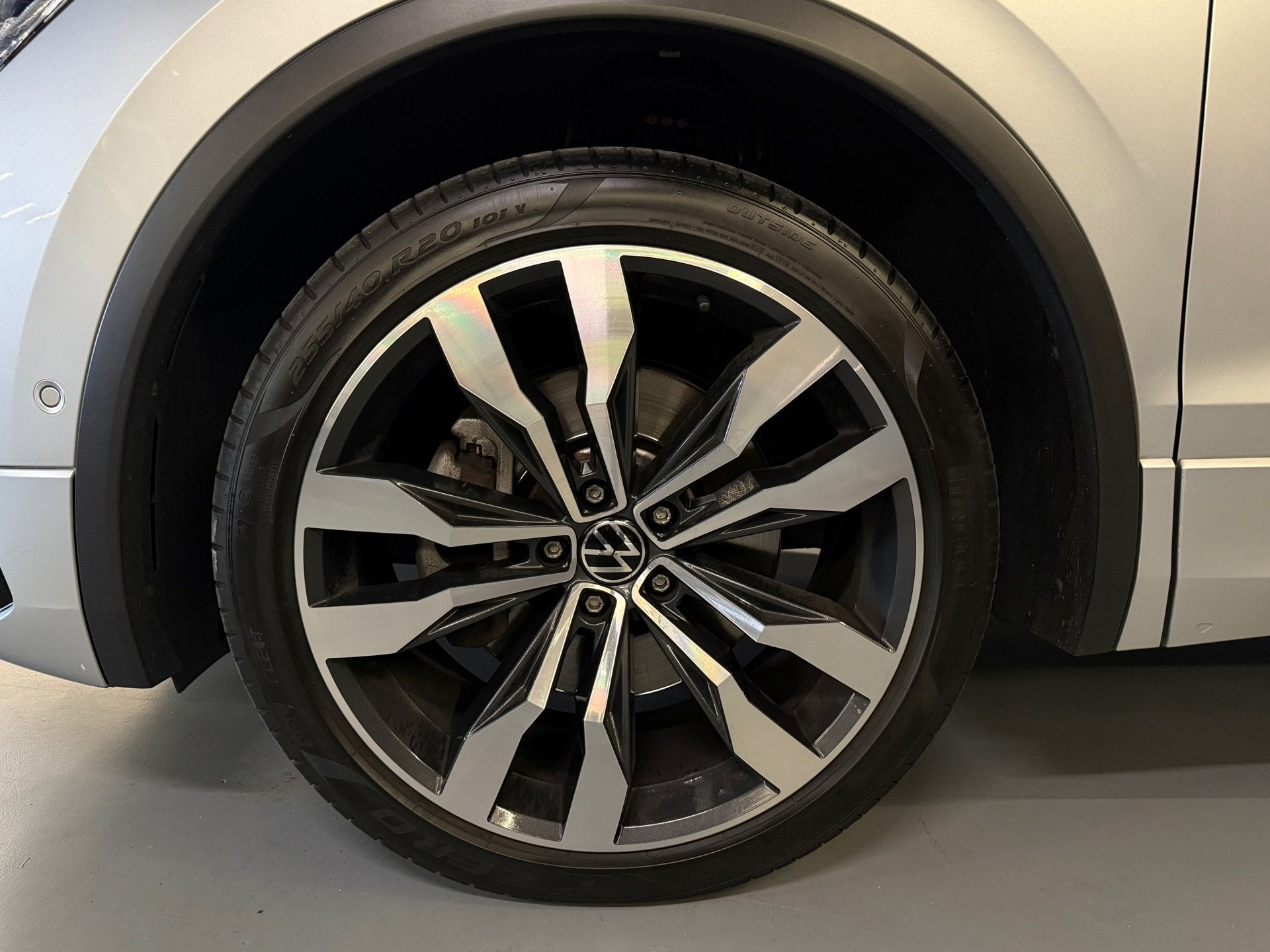 Volkswagen TIGUAN 1.4 TSI eHybrid R-Line 245pk |pano|keyless, Auto's, Dealer onderhouden, Stof, 4 cilinders, 150 pk