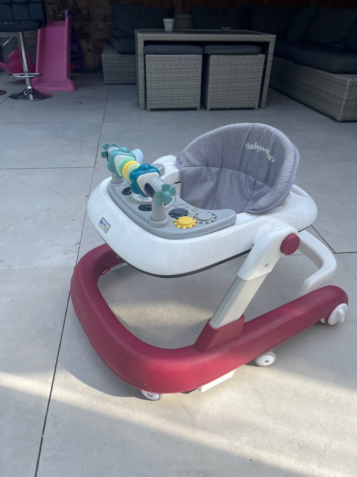 Babywalker met speelgoed, Ophalen, Gebruikt
