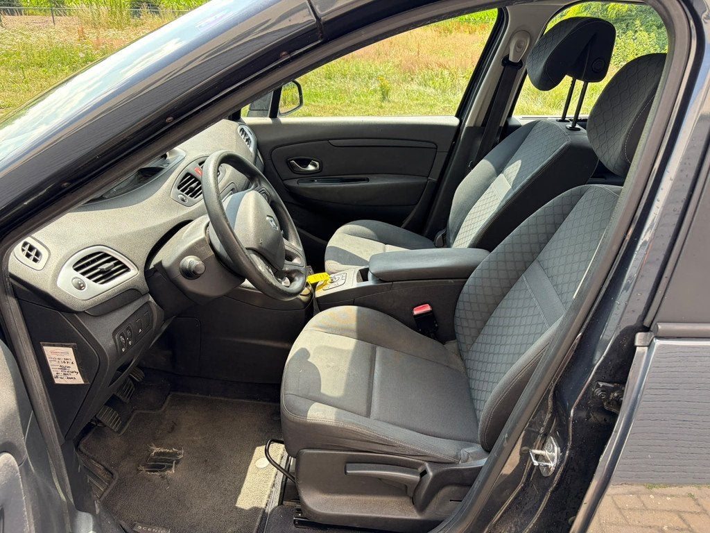 Renault Grand Scénic 1.6 Ecc Cruise control Trekhaak Naviga, Auto's, Stof, Zwart, 4 cilinders, 1382 kg