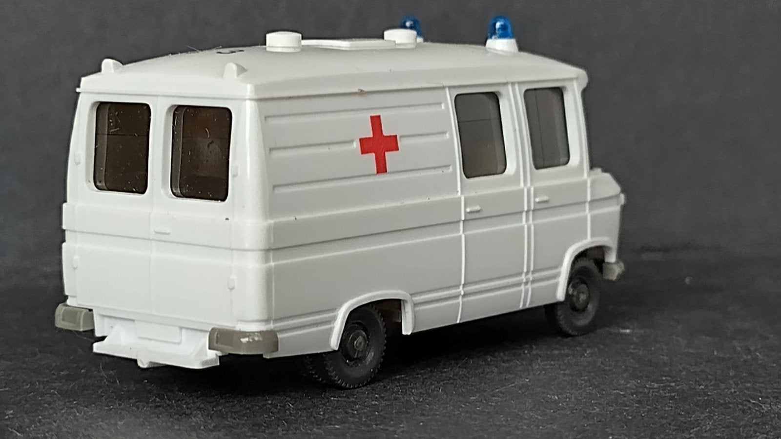 Mercedes Benz 406 ambulance 1;87 H0 Wiking Pol, Auto, Verzenden, Wiking, M
