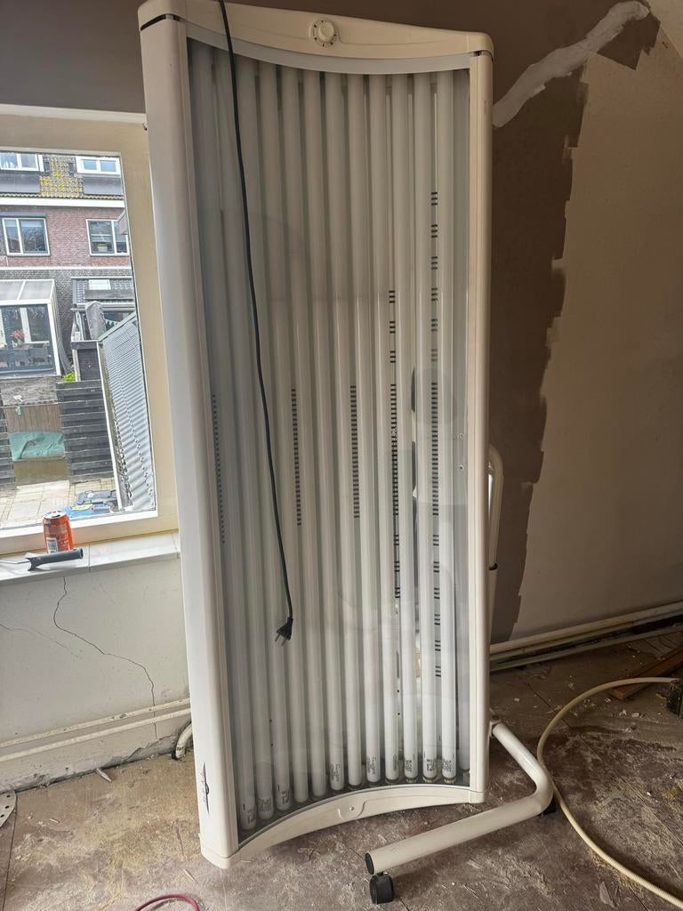 Zonnebank - Enkelzijdig, Ophalen, Gebruikt, Zonnebank enkelzijdig, 10 tot 15 lampen