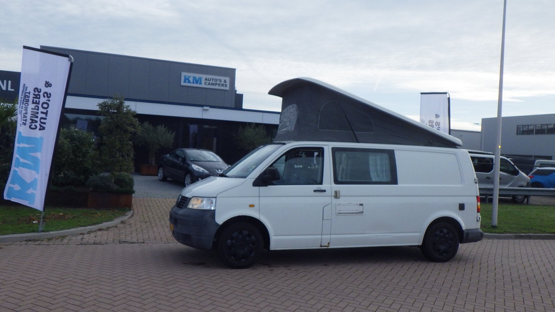 Volkswagen TRANSPORTER 1.9 TDI Slaaphefdak leuke buscamper i, Buscamper of Camperbus, Klaas Mussche, Volkswagen, Bedrijf