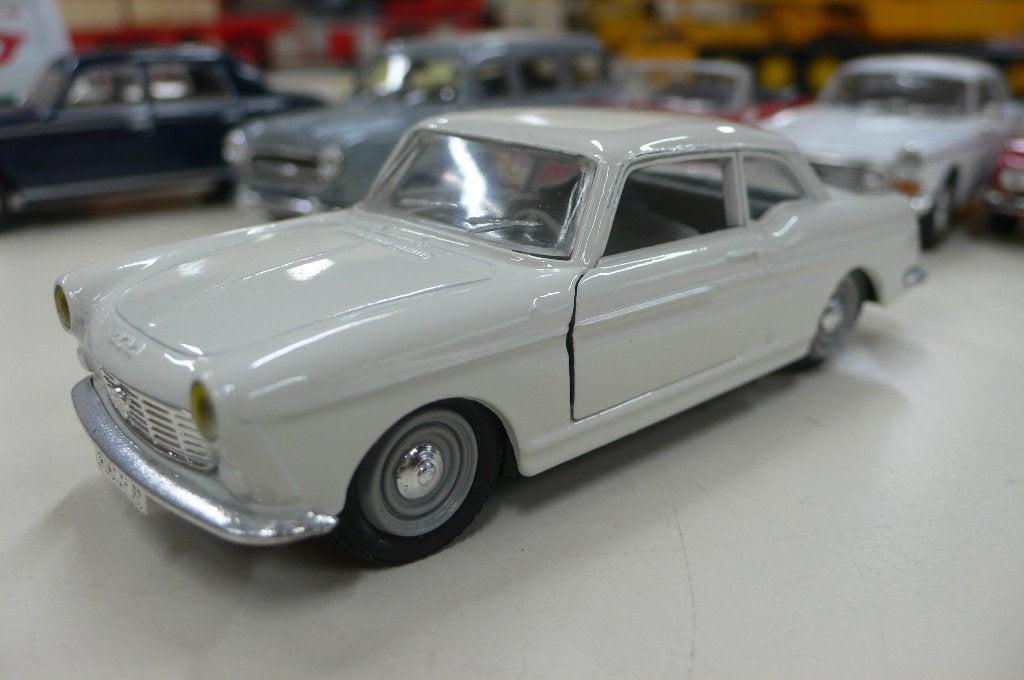 peugeot 404 pininfarina coupe - eligor - 1/43, Hobby en Vrije tijd, Modelauto's | 1:43, Nieuw, Auto, Overige merken, Verzenden
