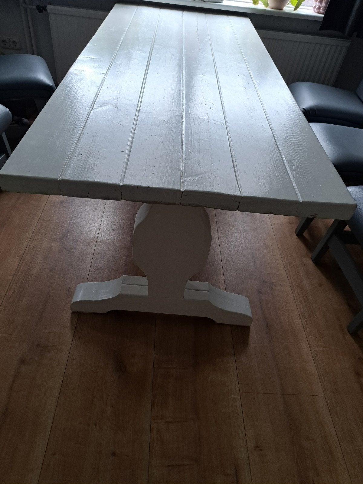 Robuuste witte eettafel met landelijke uitstraling, Huis en Inrichting, Tafels | Eettafels, Ophalen, Gebruikt, 200 cm of meer