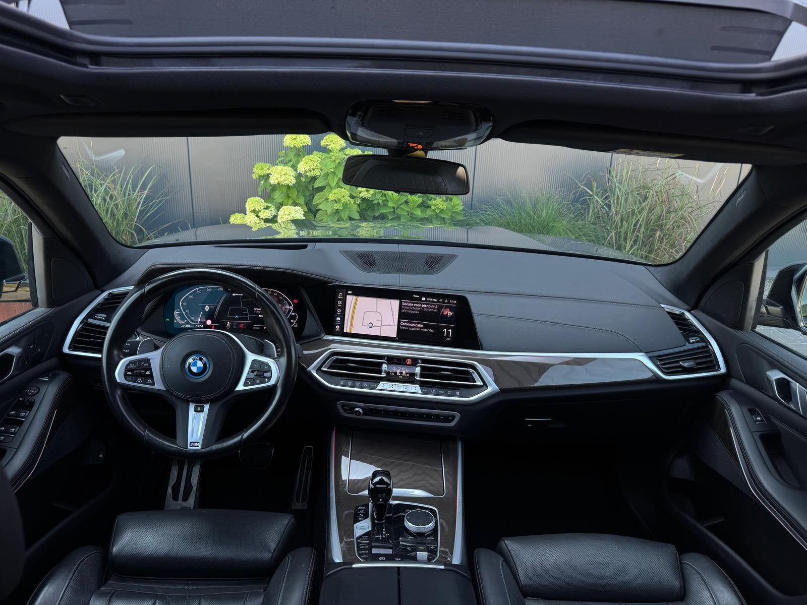 BMW X5 xDrive45e M Pakket|Pano|360 Camera|SFEER|LED|LEDER|MM, Gebruikt, Met garantie (alle), Vierwielaandrijving, Hybride Elektrisch/Benzine