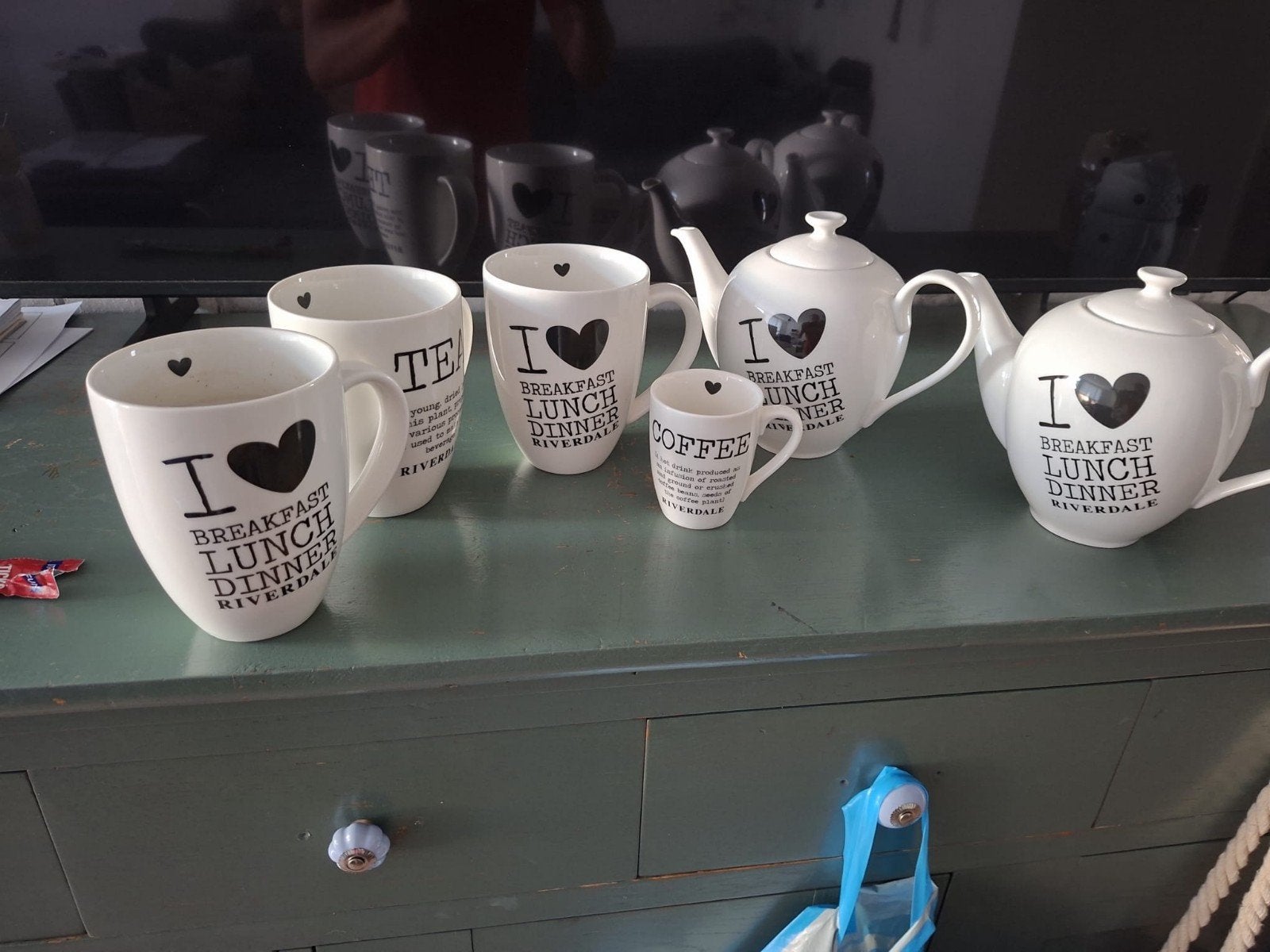 riverdale set koffie en thee mokken en potten, Ophalen of Verzenden, Zo goed als nieuw, Overige stijlen, Kop(pen) en/of Schotel(s)