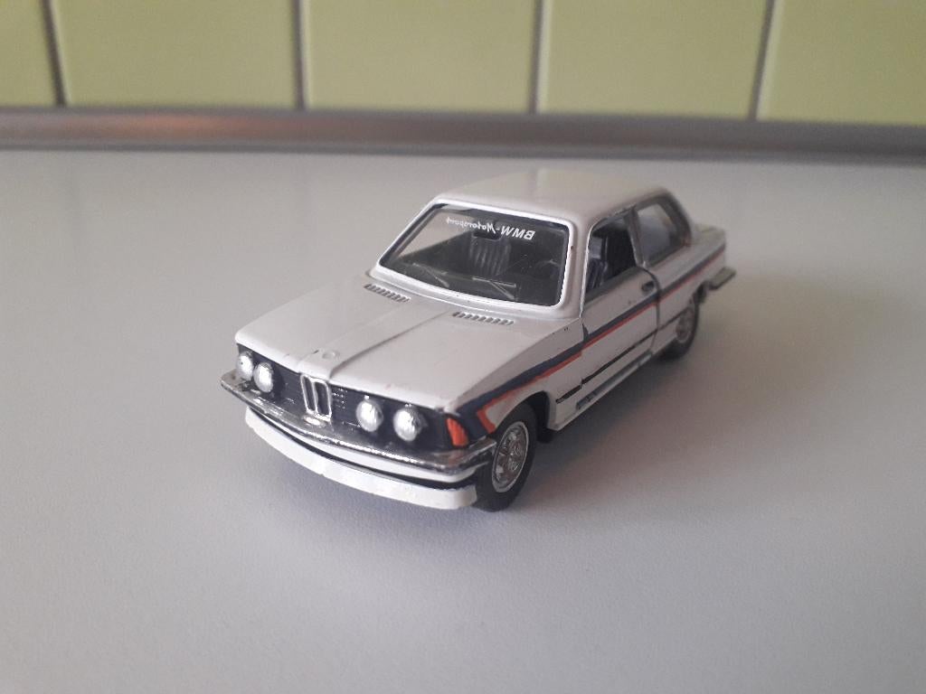 bmw 320              mattel, Hobby en Vrije tijd, Modelauto's | 1:43, Ophalen of Verzenden, Gebruikt, Auto, Overige merken