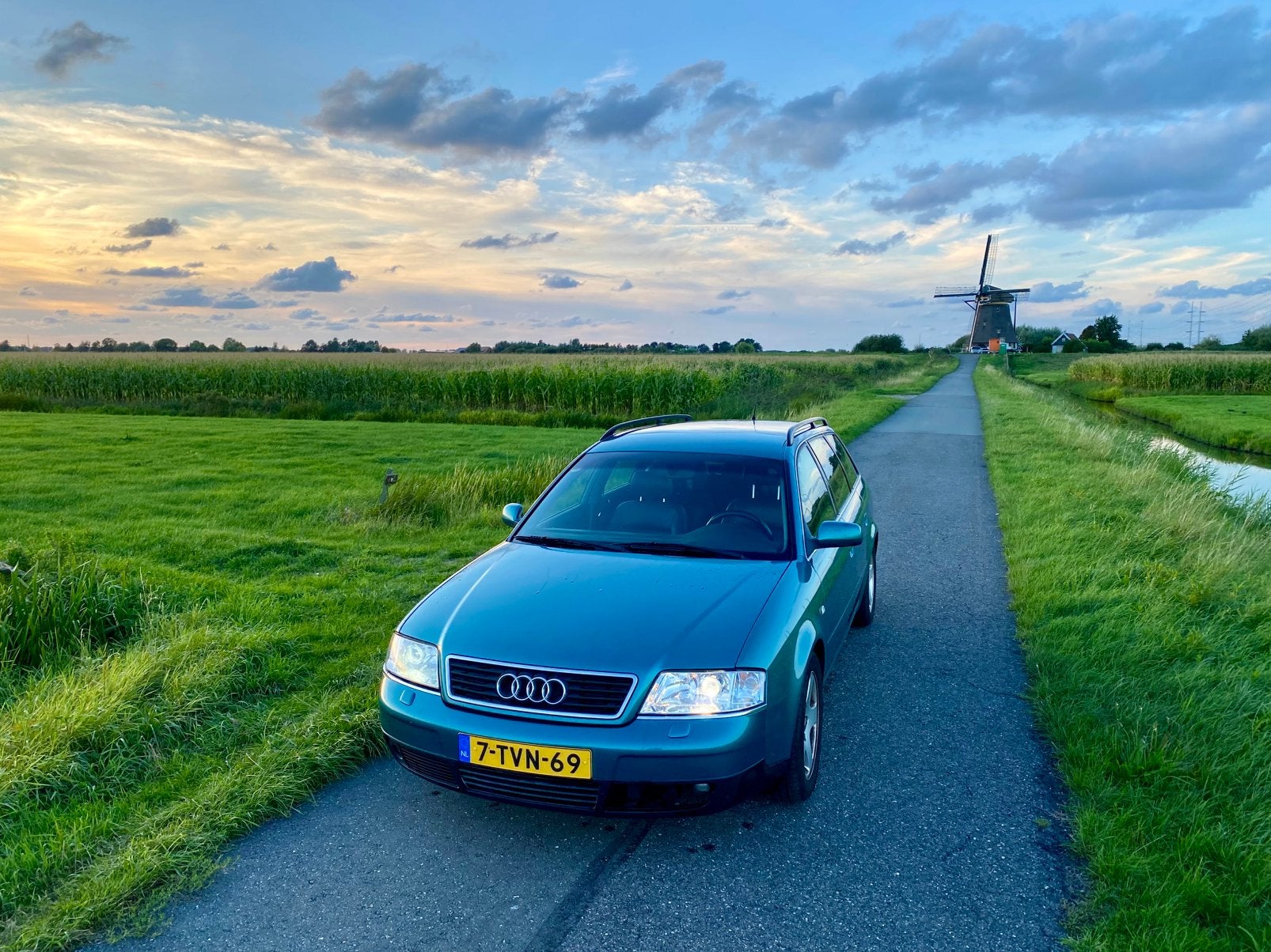 Audi A6 Avant 2.4 V6, 164 pk, Zwart, Blauw, Stationwagon