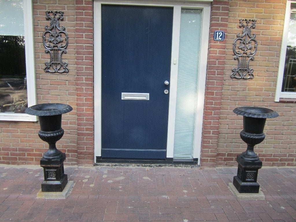 GIETIJZEREN TUINVAZEN OP SOKKEL, Tuin en Terras, Ophalen, Gebruikt