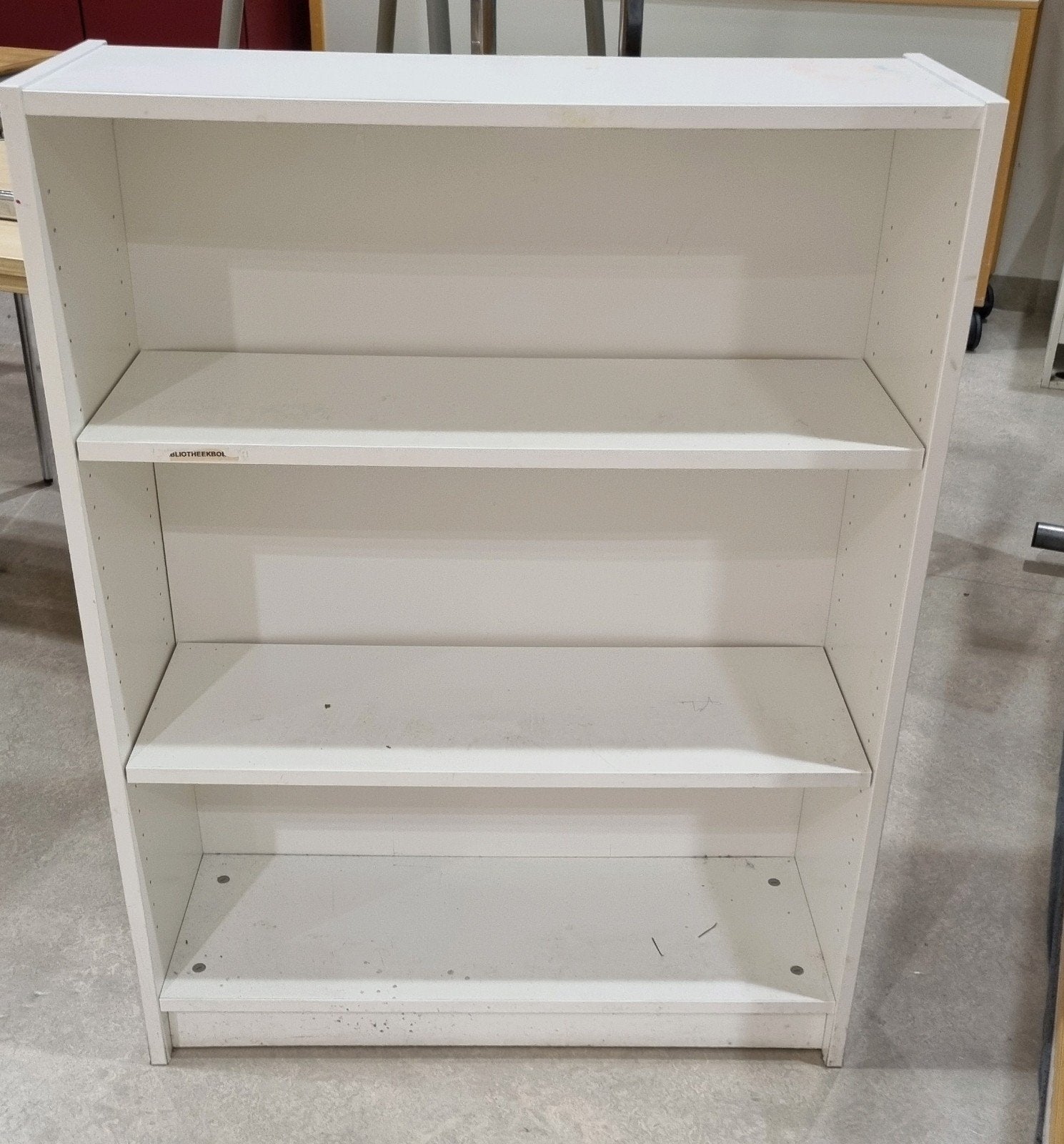Wit ondiep kastje met 3 planken, Ophalen, Met plank(en), Gebruikt, 50 tot 100 cm