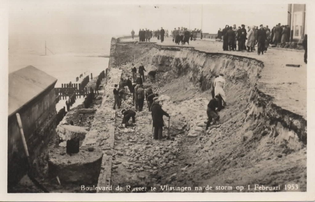 Vlissingen Boulevard de Ruyter na de storm op 1 Feb.1953, Verzenden, 1940 tot 1960, Ongelopen, Zeeland