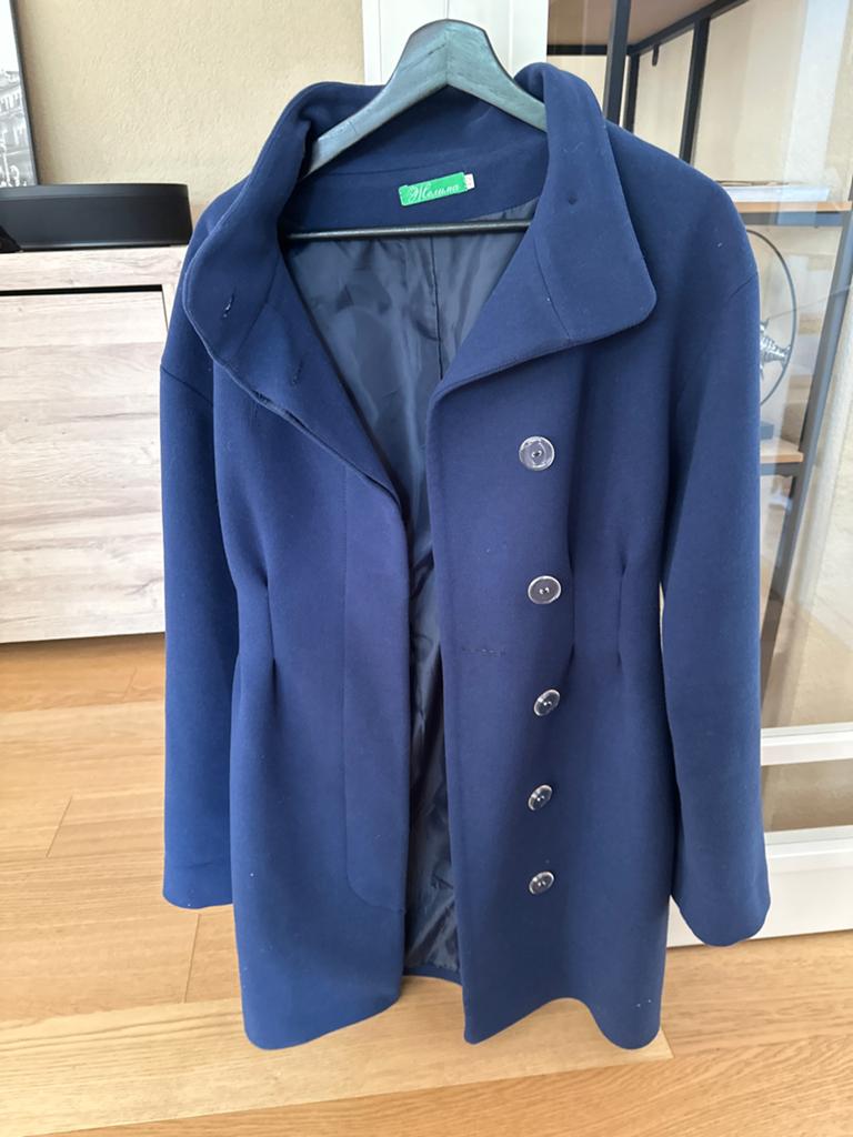 Stijlvolle donkerblauwe wollen jas - Maat 42, Kleding | Dames, Ophalen of Verzenden, Zo goed als nieuw, Maat 38/40 (M), Blauw