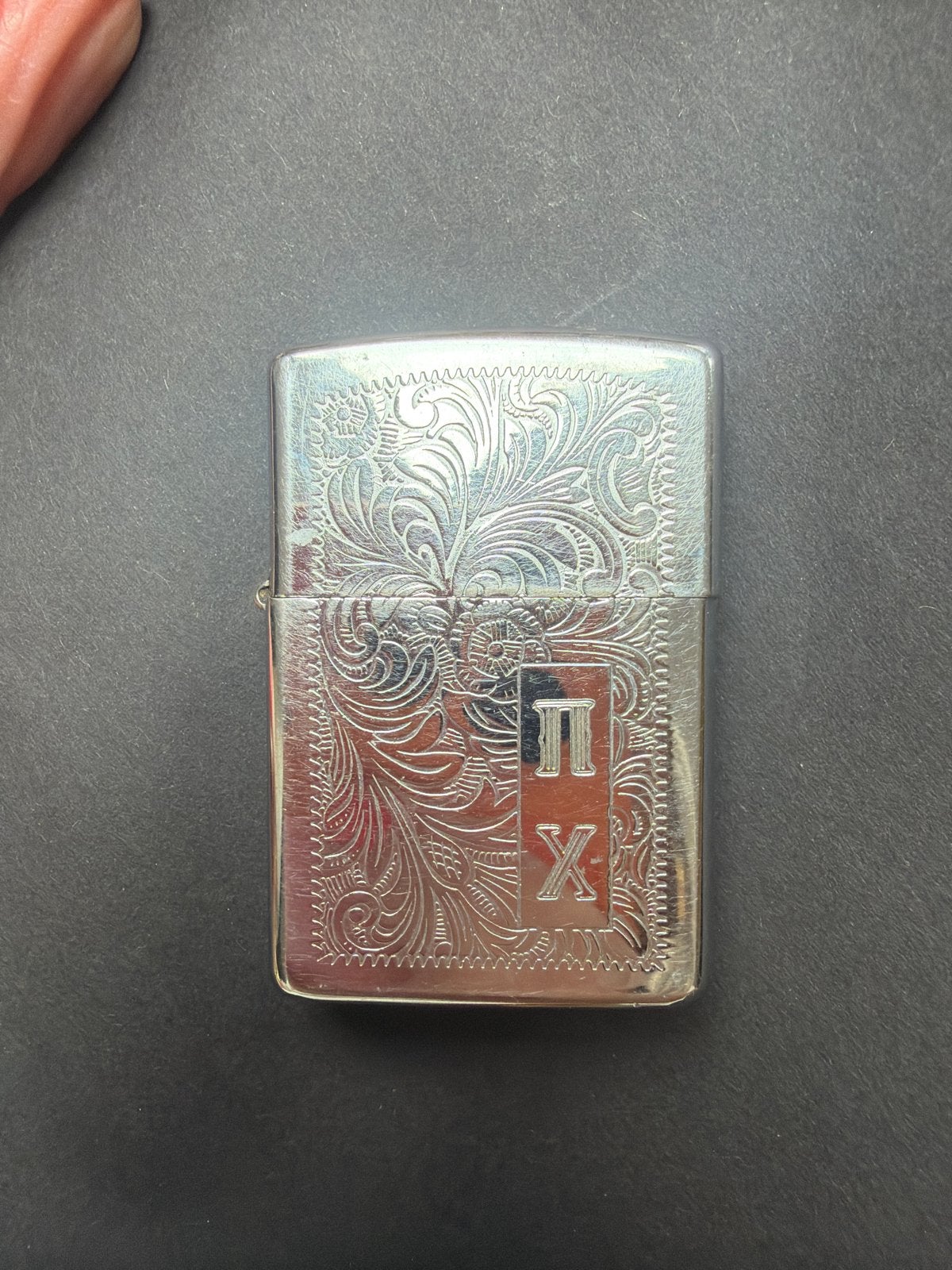 Zippo aansteker met gravure, Ophalen of Verzenden, Zo goed als nieuw, Aansteker