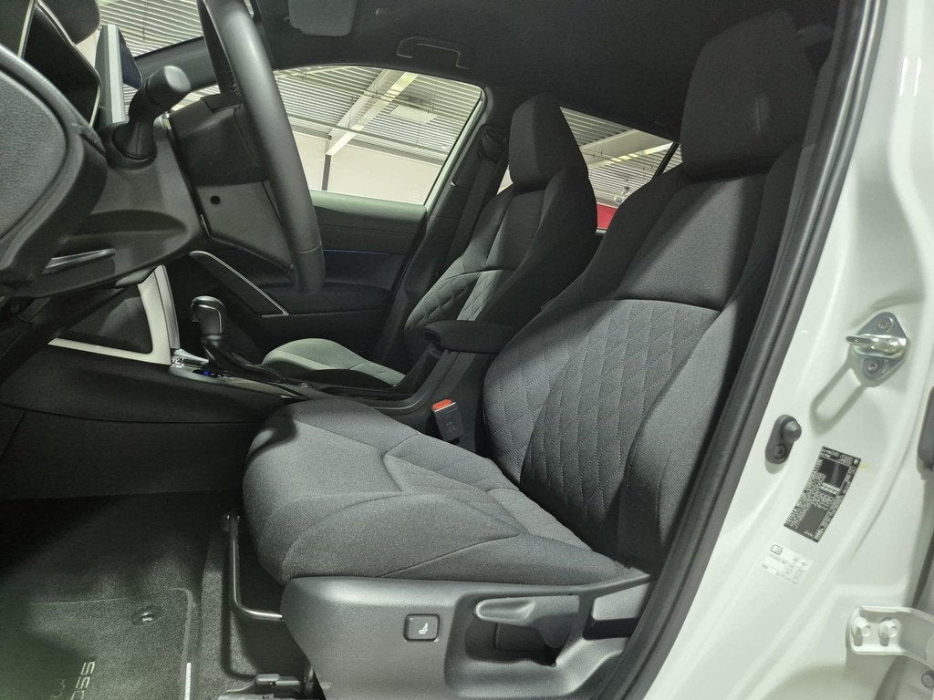 Toyota Corolla Cross Hybrid 200 Dynamic Adaptieve cruise con, Auto's, Automatische klimaatregeling, Gebruikt, 4 cilinders, Bedrijf
