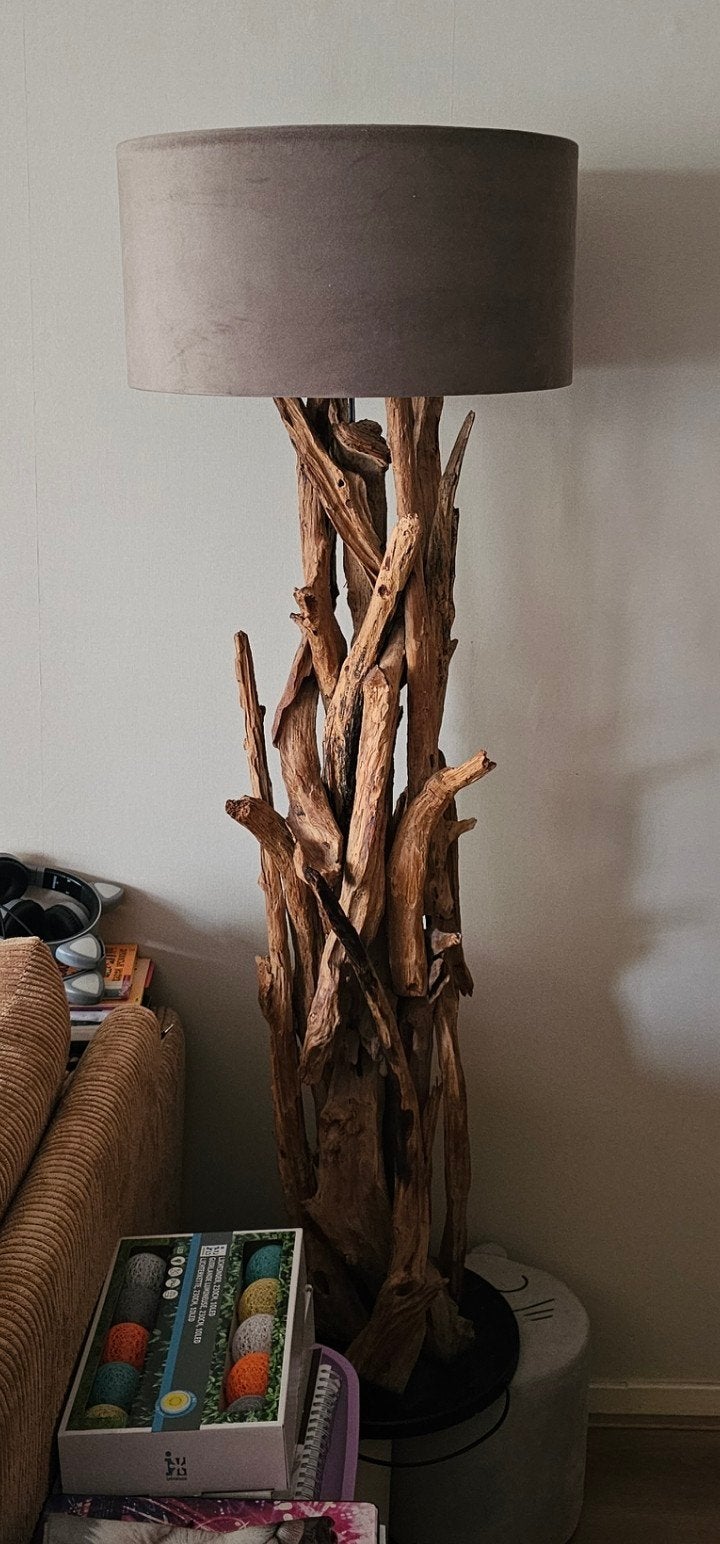 stoere boomlamp met velvet taupekl kap, Stoer, Zo goed als nieuw, 150 tot 200 cm, Hout