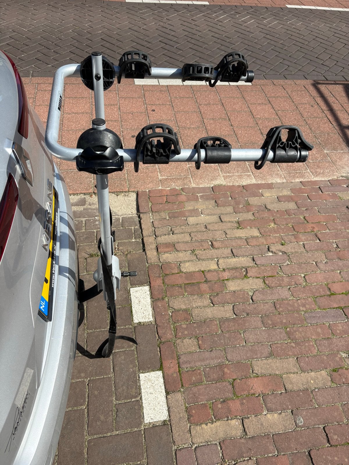Thule fietsendrager voor 3 fietsen met lichtbalk, Ophalen of Verzenden, 2 fietsen, Gebruikt, Trekhaakdrager