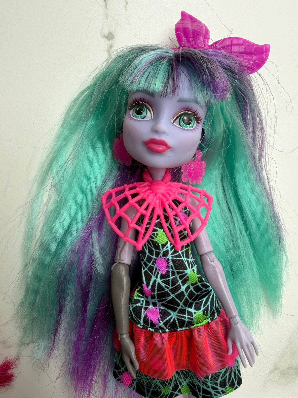Monster High Electrified Twyla, Ophalen of Verzenden, Zo goed als nieuw, Pop