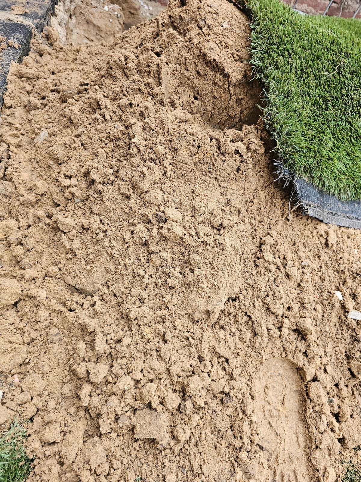 Gratis zand geelzand ongeveer 1m3 schoonzand, Ophalen, Ophoogzand