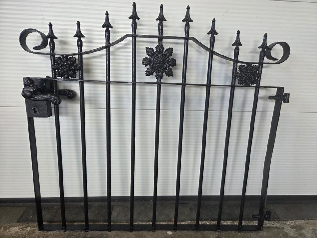 Decoratief Poortje - 110 cm breed, 105 cm hoog, Tuin en Terras, Tuinhekken en Hekwerk, Ophalen, Met poort, Gebruikt, Sierhekwerk