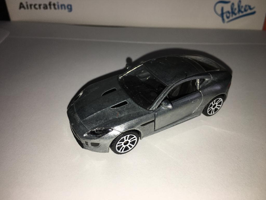 Toyota MR2 + Chevrolet Chevelle HotWheels + Jaguar F-Type, Hobby en Vrije tijd, Modelauto's | 1:87, Ophalen of Verzenden, Auto
