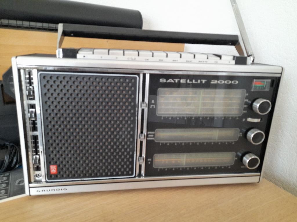 Izgs grundig wereld ontvanger, Audio, Tv en Foto, Ophalen, Zo goed als nieuw, Wereldontvanger