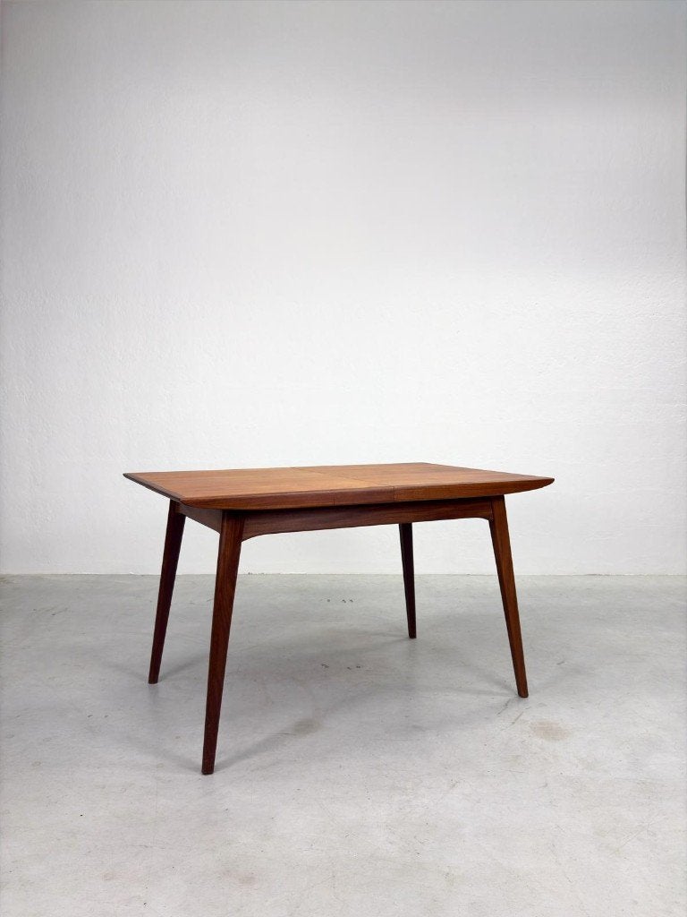 Uitschuifbare 'Milaan' Eetkamertafel van Louis van Teeffelen, Ophalen