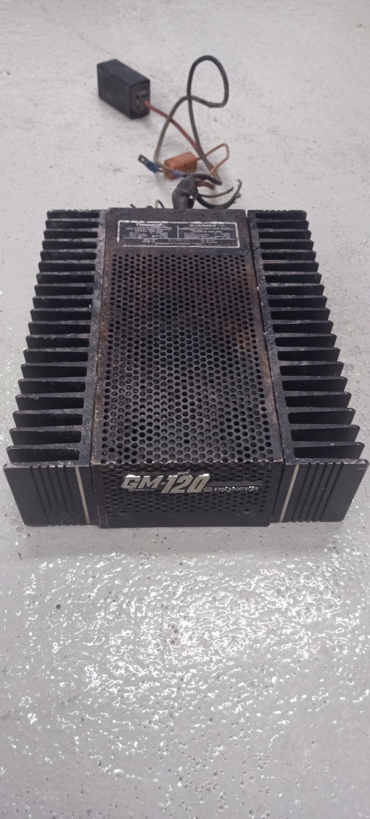 Oldschool versterker pioneer GM-120 voor onderdelen, Ophalen