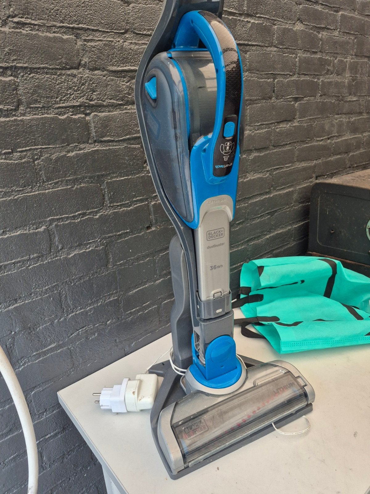 Black+Decker Dustbuster 2-in-1 Steelstofzuiger, Witgoed en Apparatuur, Stofzuigers, Ophalen, Overige merken, Gebruikt, Draadloos