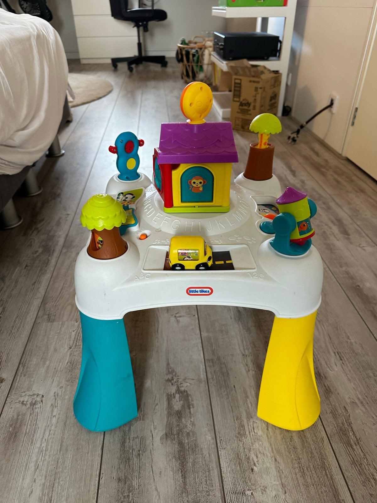 Little Tikes Speeltafel - Vanaf 1 jaar, Kinderen en Baby's, Speelgoed | Speeltafels, Ophalen, Gebruikt