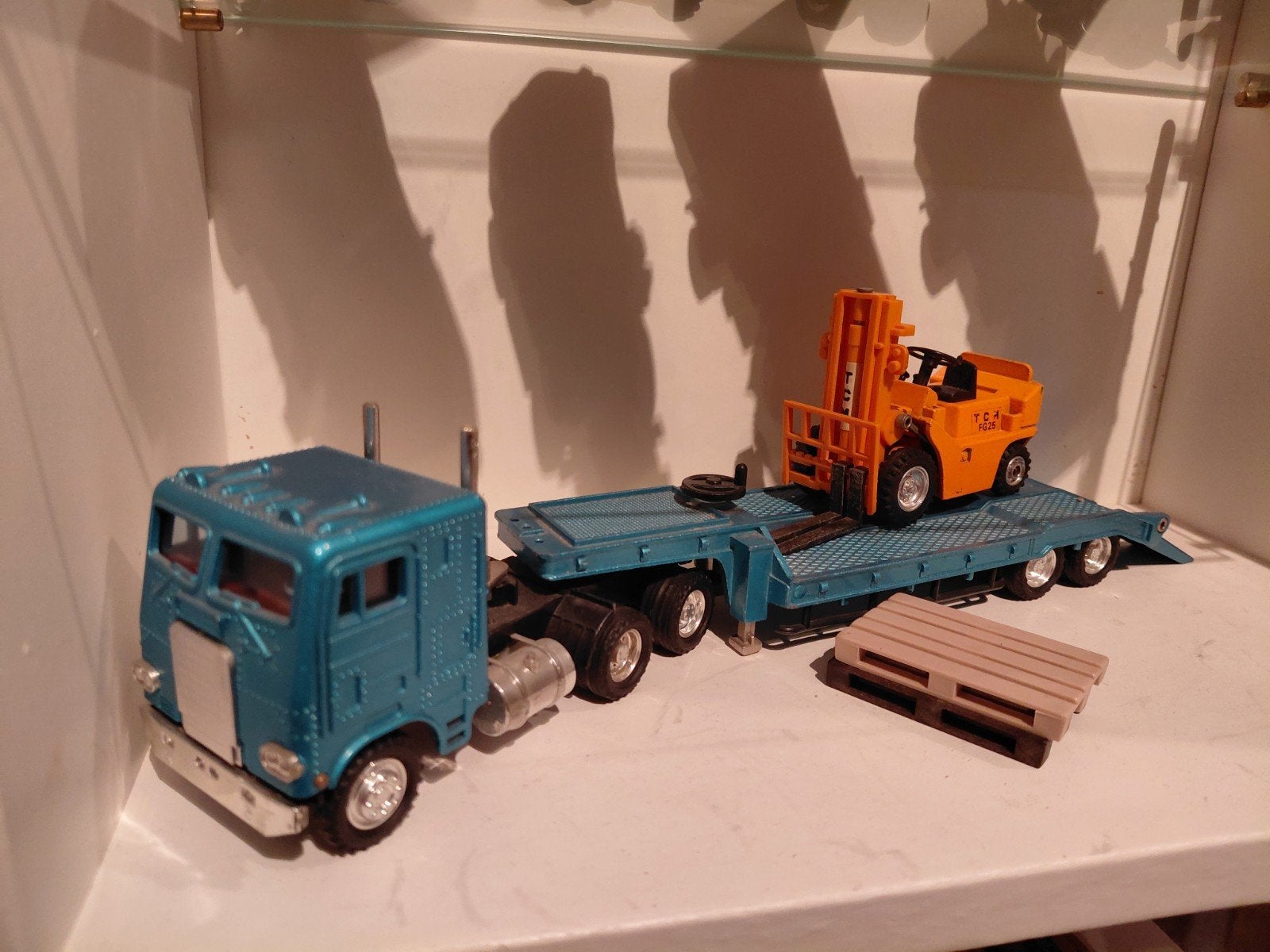 shinsei dieplader met heftruck, Verzenden, Gebruikt, Bus of Vrachtwagen, Overige merken
