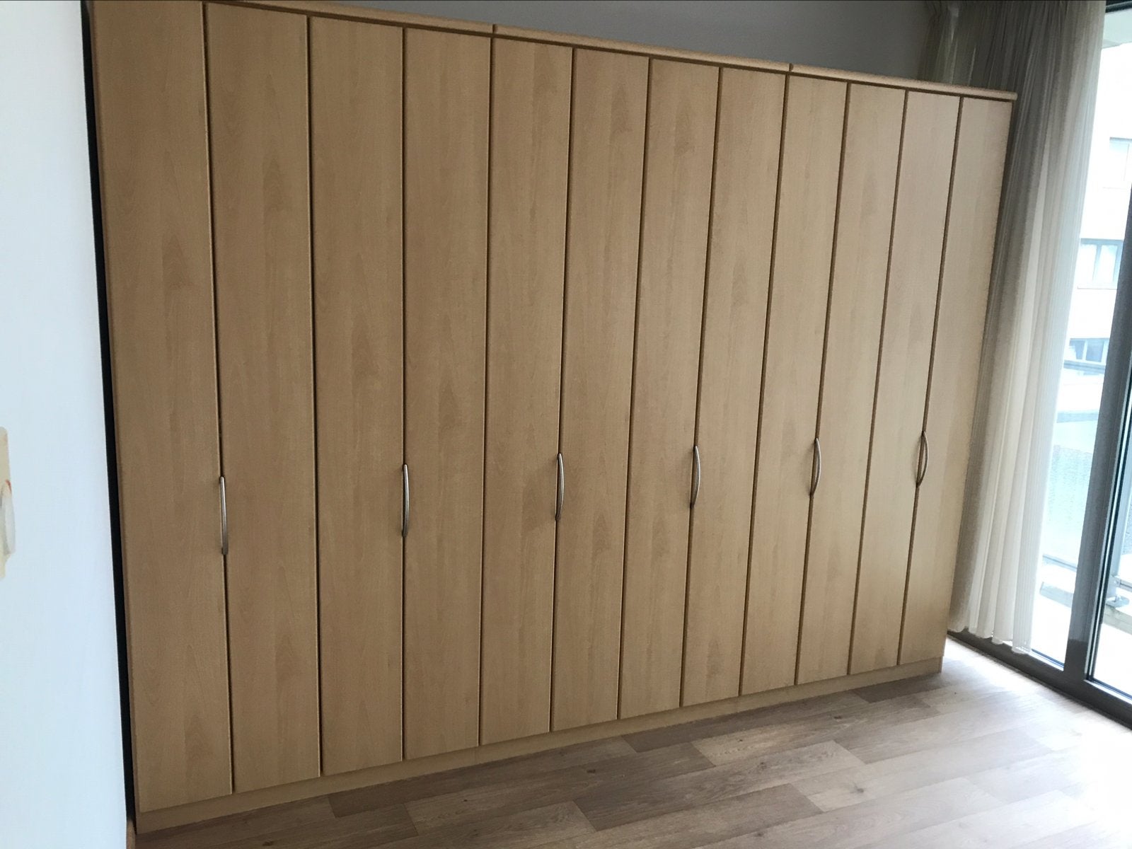 Zesdeurs Kledingkast met harmonicadeuren, Ophalen, Met deur(en), 200 cm of meer, Zo goed als nieuw