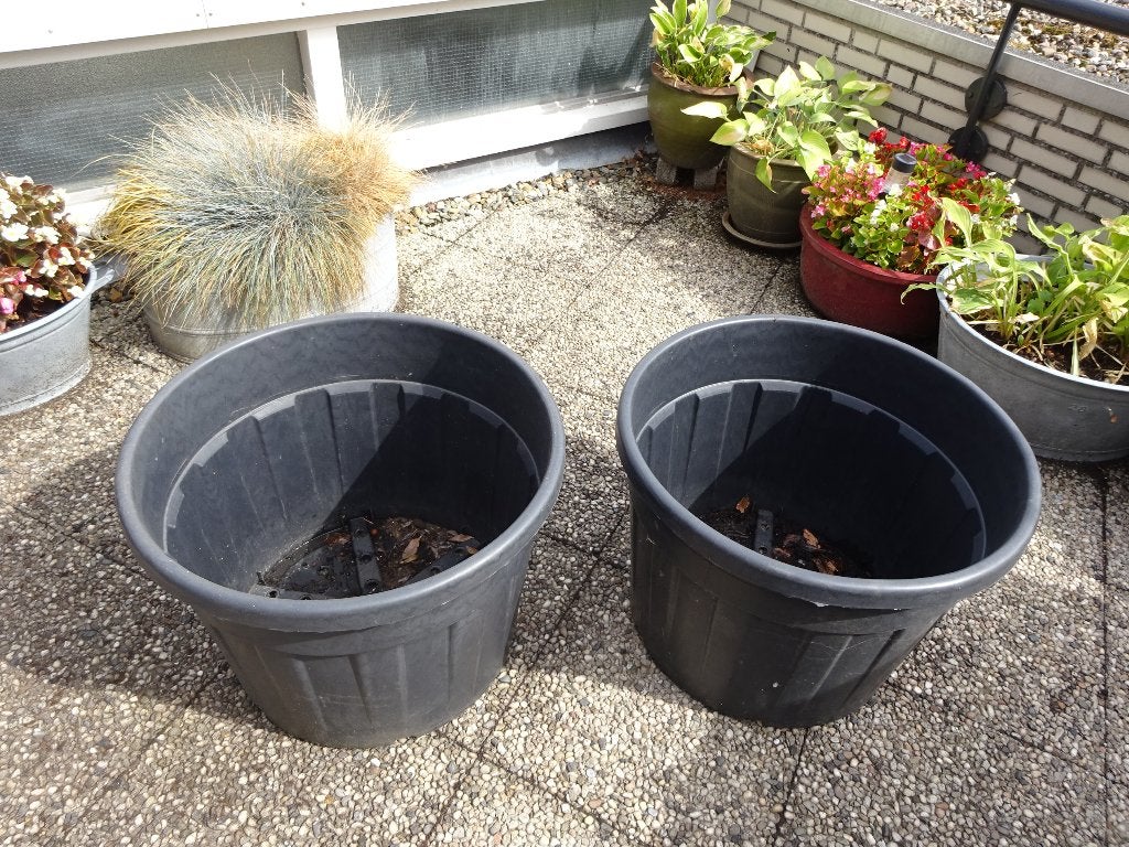 grote zwarte plantenbak 2x, Ophalen, Kunststof, Gebruikt, Rond