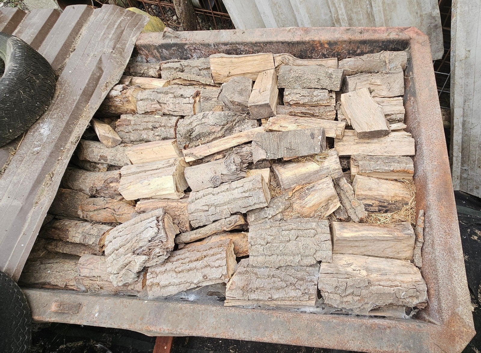 GEDROOGD haardhout, Tuin en Terras, Haardhout, 6 m³ of meer, Ophalen, Eikenhout, Blokken