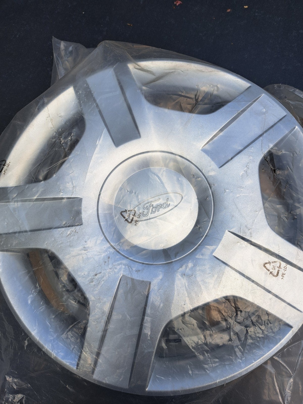 4 Originele Ford wieldoppen 15 inch voor stalen velgen, nieu, Auto diversen, Wieldoppen, Ophalen of Verzenden, Nieuw
