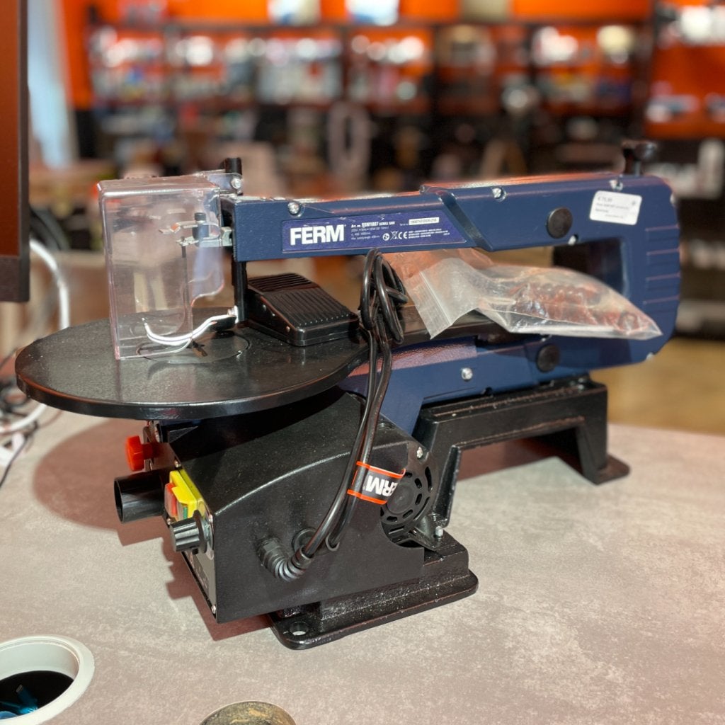 Ferm SSM1007 electrische figuurzaag | Nette staat, Ferm, Zo goed als nieuw, Support@ferm.com, Ferm B.V., Merwehaven 23, 
2984 AG Ridderkerk
Netherlands