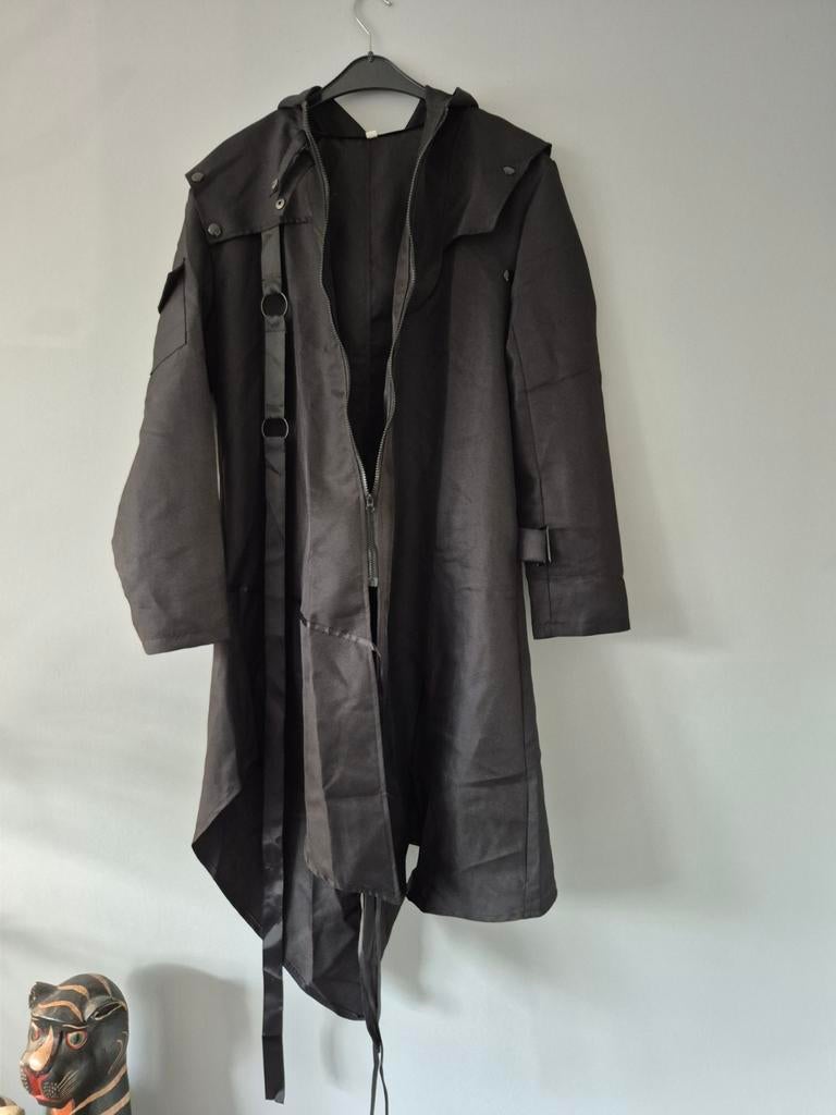 Zwarte lange jas met capuchon en riemen - Maat L, Maat 52/54 (L), Onbekend, Zwart, Ophalen of Verzenden