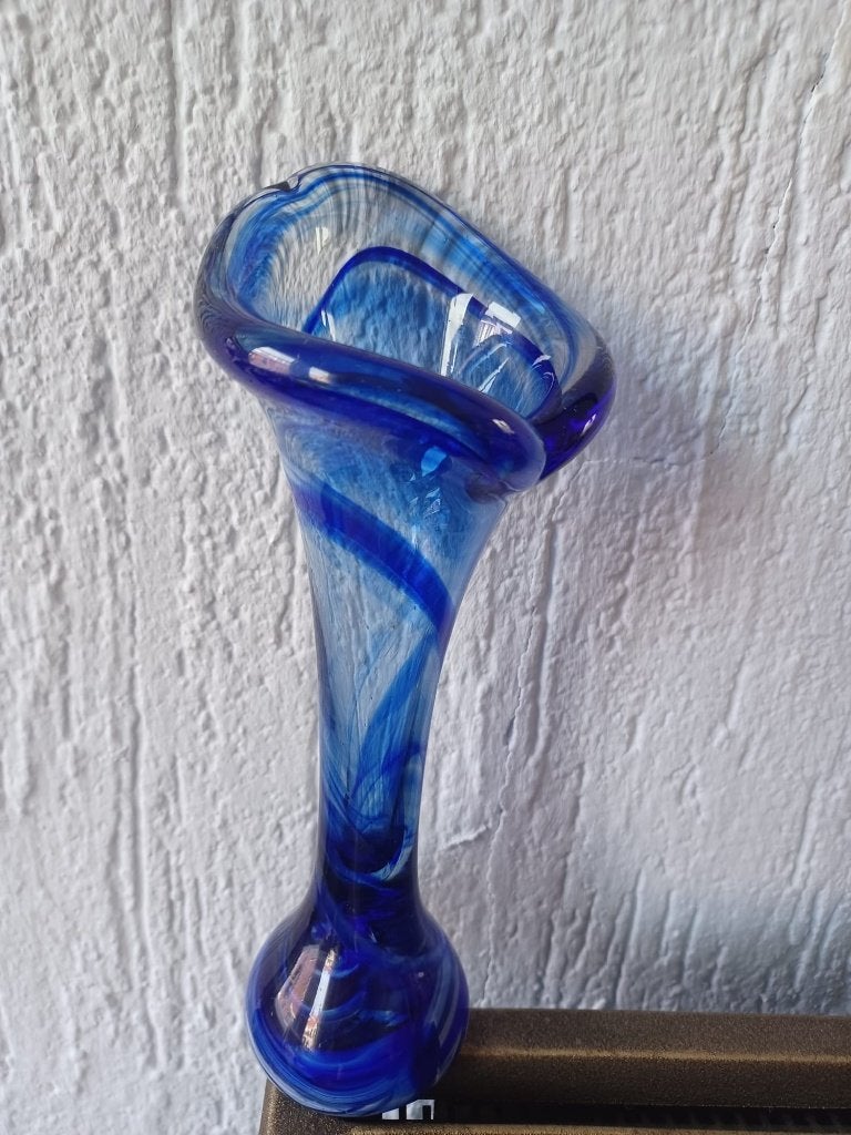 Prachtig vintage Murano (?) trompet vaasje/design blauw 25vp, Ophalen of Verzenden, Zo goed als nieuw, Blauw, Glas