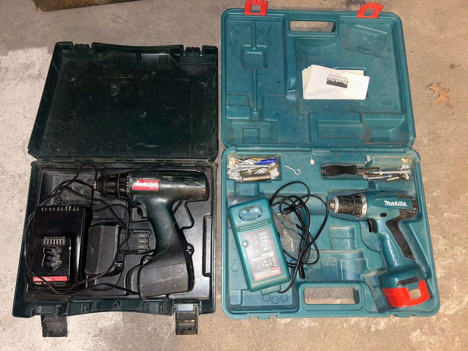 Metabo en Makita Boormachineset met Opladers en Koffers, Doe-het-zelf en Verbouw, Gereedschap | Boormachines, Gebruikt, Variabele snelheid