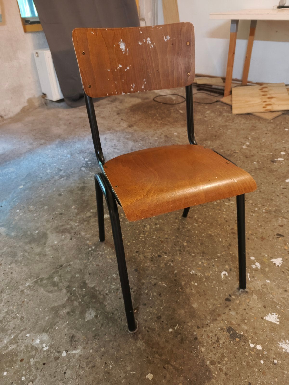 Gebruikte schoolstoel - opknapper, Ophalen, Overige kleuren, Eén, Hout