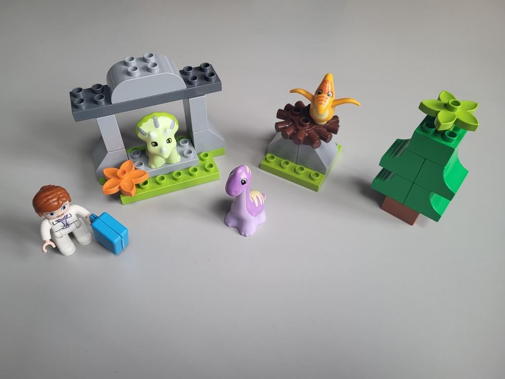 Lego duplo Dinosaurus Crèche - 10938, Overige thema's, Compleet, Ophalen of Verzenden, Zo goed als nieuw