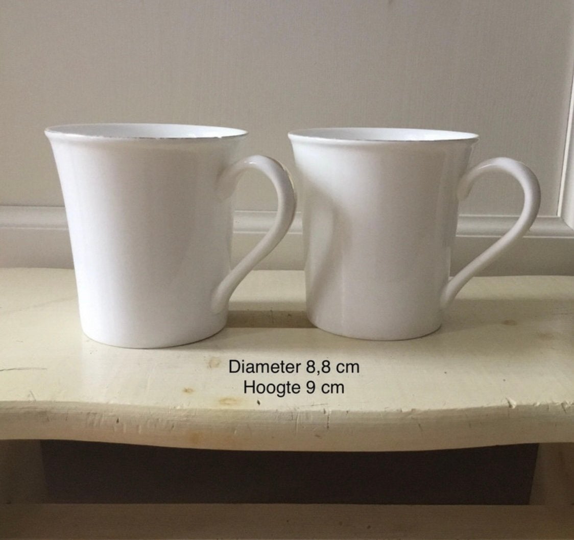 2 wedgwood ‘Delphi gold’ bone china england bekers, Ophalen of Verzenden, Gebruikt, Porselein, Kop(pen) en/of Schotel(s)