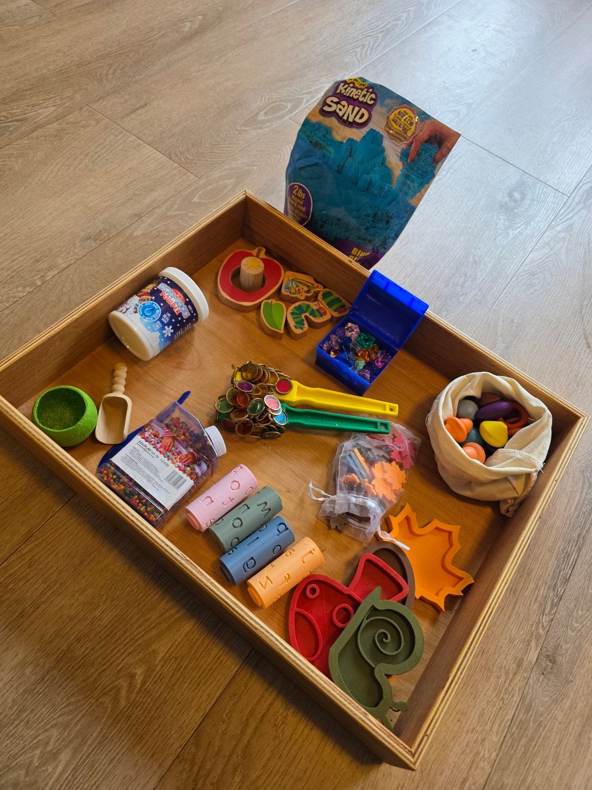 Houten speelbak met accessoires voor sensorisch spel, Ophalen, Gebruikt, Knutselen
