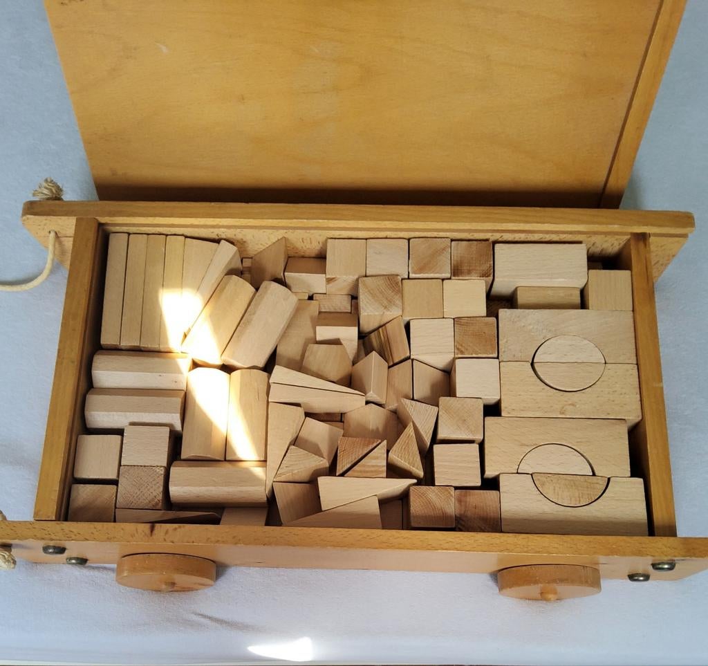 Houten blokken in kar 44x24cm, Ophalen of Verzenden, Gebruikt, Overige merken