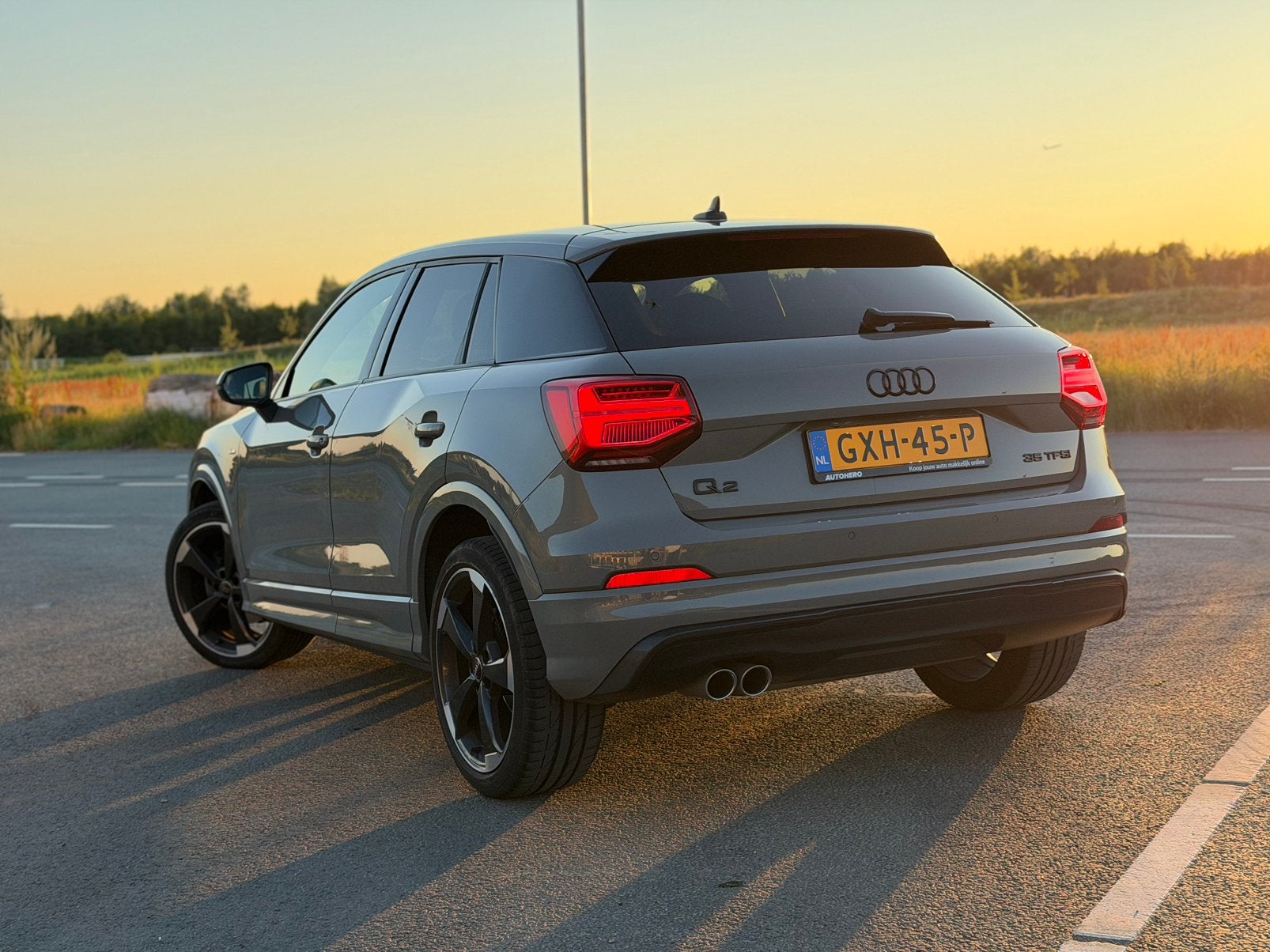 Audi Q2 35 Tfsi 150pk S Tronic 2020 nardo grey AUTOMAAT, Auto's, Audi, 1498 cc, 4 cilinders, Leder en Stof, 1500 kg